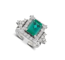 18k white gold emerald and diamond dress ring