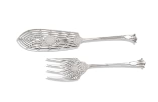 A pair of George V silver fish servers, Mappin & Webb, Sheffield, 1913