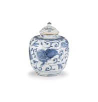 A pair of Chinese blue and white jars and covers, late Ming/early Qing Dynasty