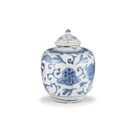 A pair of Chinese blue and white jars and covers, late Ming/early Qing Dynasty