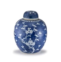 A Chinese blue and white jar and cover, Qing Dynasty, 19th century