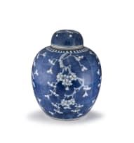 A Chinese blue and white jar and cover, Qing Dynasty, 19th century