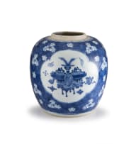 A Chinese blue and white jar, Qing Dynasty, Kangxi period (1662-1722)