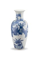 A Chinese blue and white vase, Qing Dynasty, Kangxi period (1662-1722)