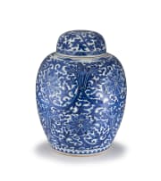 A Chinese blue and white jar and cover, Qing Dynasty, Kangxi period (1662-1722)