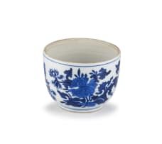 A Chinese blue and white bowl and cover, Qing Dynasty, Kangxi period (1662-1722)