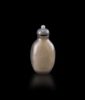 A Chinese agate snuff bottle, Qing Dynasty, late 19th/early 20th century