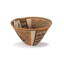 Unrecorded artist, Ngamiland district, Bayei/Hambukushu Peoples; A Botswanan coiled mokolwane palm leaf woven basket