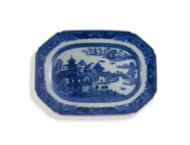 A Chinese Export blue and white rectangular dish, Qing Dynasty, 18th/19th century