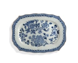 A Chinese blue and white dish, Qianlong Period, (1735-1796)