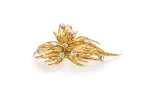 17k yellow gold and diamond brooch