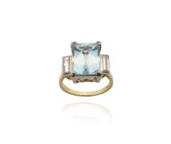 18k two-tone aquamarine and diamond ring