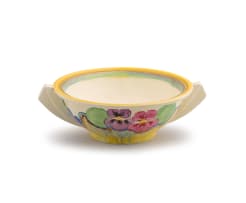 Clarice Cliff; Bizarre bowl with 'Delecia Pansies Bonjour' pattern