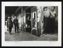 Jürgen Schadeberg; Avoiding the Pass. Johannesburg 1955