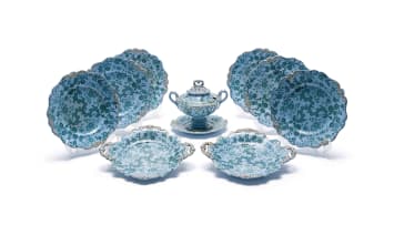 A William Ridgway & Co 'Flosculous' pattern part dessert service