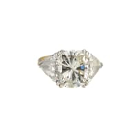 Diamond trilogy ring