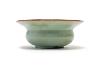 Linn Ware; Bulbous bowl with flared neck