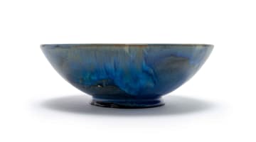 Linn Ware; Bowl raised on low foot