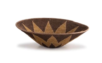 Astrid Haushiku; Shambyu coiled basket, 2005