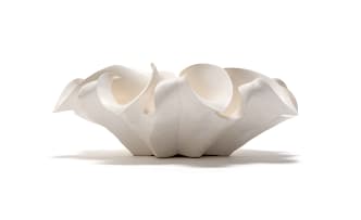 Astrid Dahl; Curling petal capsule vessel