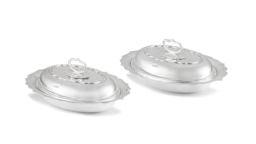 A pair of Edward VII silver entrée dishes and covers, Sheffield, 1903