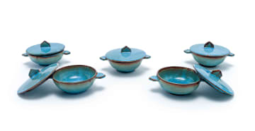 Linn Ware; Soup bowls with covers, five