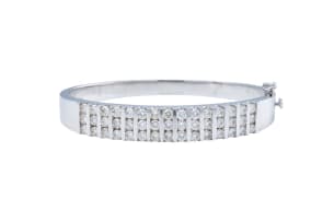 Diamond hinge bangle