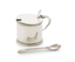 A George VI silver mustard pot, Walker & Hall, Sheffield, 1944