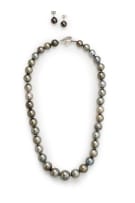 Tahitian pearl necklace and earring en suite