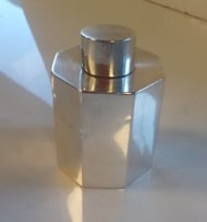A Victorian silver tea caddy, Maxfield & Sons, London 1895