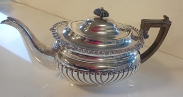 A George V silver teapot, George Nathan & Ridley Hayes, Chester 1912