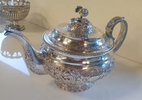 A George III Irish silver teapot, Stephen Bergin, Dublin, 1819