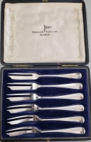 A set of six George V silver cake forks, Walker & Hall, Sheffield, 1924
