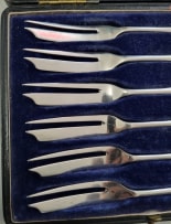 A set of six George V silver cake forks, Walker & Hall, Sheffield, 1924