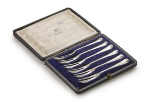 A set of six George V silver cake forks, Walker & Hall, Sheffield, 1924