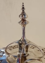 An Edward VII silver covered bowl, Roberts & Belk Ltd, Sheffield 1907