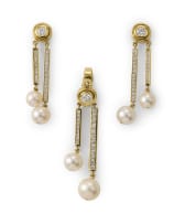 Pearl and diamond pendant and earrings en suite