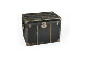 Flat top steamer trunk, late 19th century