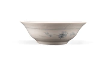 Esias Bosch; Porcelain bowl with blue flowers
