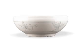 Esias Bosch; White bowl with blue flower motif