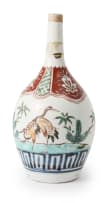 A Japanese Kakiemon design vase, 17th or early 18th century