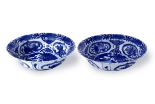 A pair of blue and white porcelain bowls, Wanli, 1573-1619