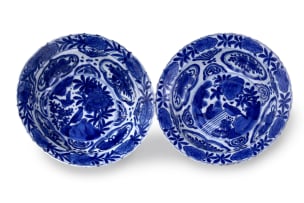 A pair of blue and white porcelain bowls, Wanli, 1573-1619