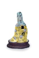 A Chinese ceramic figure of Guanyin, 18th or 19th century