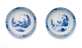 A pair of Chinese blue and white plates, Kangxi period, 1662-1722