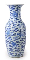 A Chinese blue and white porcelain vase, 19th century