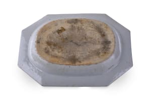 A Chinese blue and white porcelain tureen stand, Qianlong period, 1736-1795