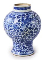 A Chinese blue and white porcelain baluster jar with wooden lid, 18th century