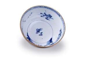 A set of Batavian porcelain bowls from the Nanking cargo, c. 1750