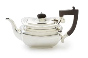A George V silver teapot, Henry Clifford Davis, Birmingham, 1921